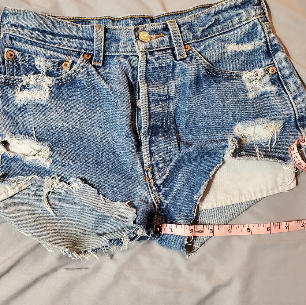 Petros Vintage Levi's distressed 501xx cut off denim - Picture 7 of 11